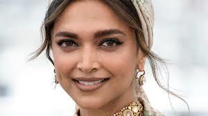 Deepika Padukone was seen traveling in the economy class of the flight.