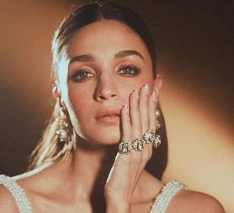 Alia Bhatt share latest photoshoot pictures.